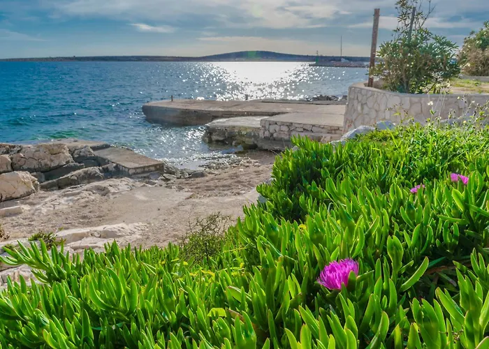 Apartments Big & View In Kosljun, Island Pag